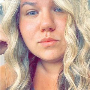 Meet your Posher, Katelyn